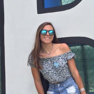 Meet your Posher, Brianna